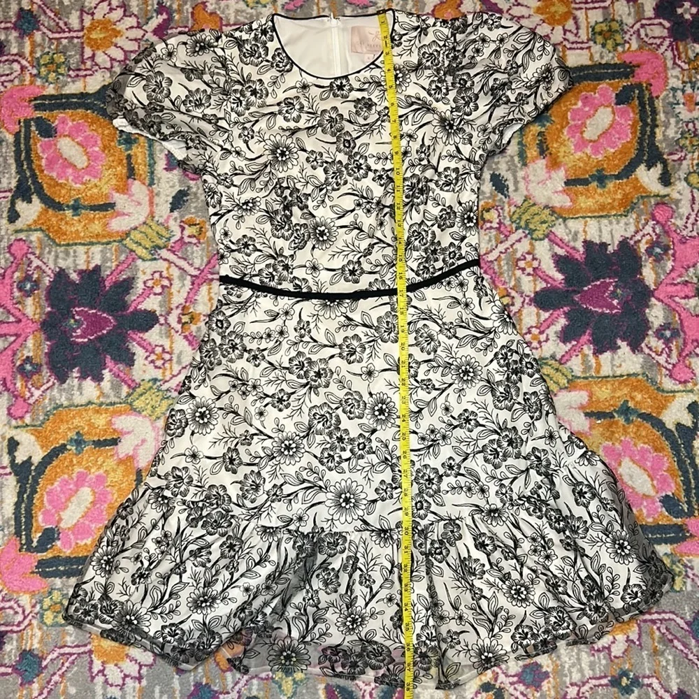 Gal Meets Glam monochrome pattern